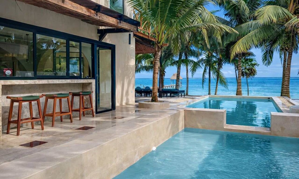 Soliman Bay House | Beachfront home pool, chef, transport
