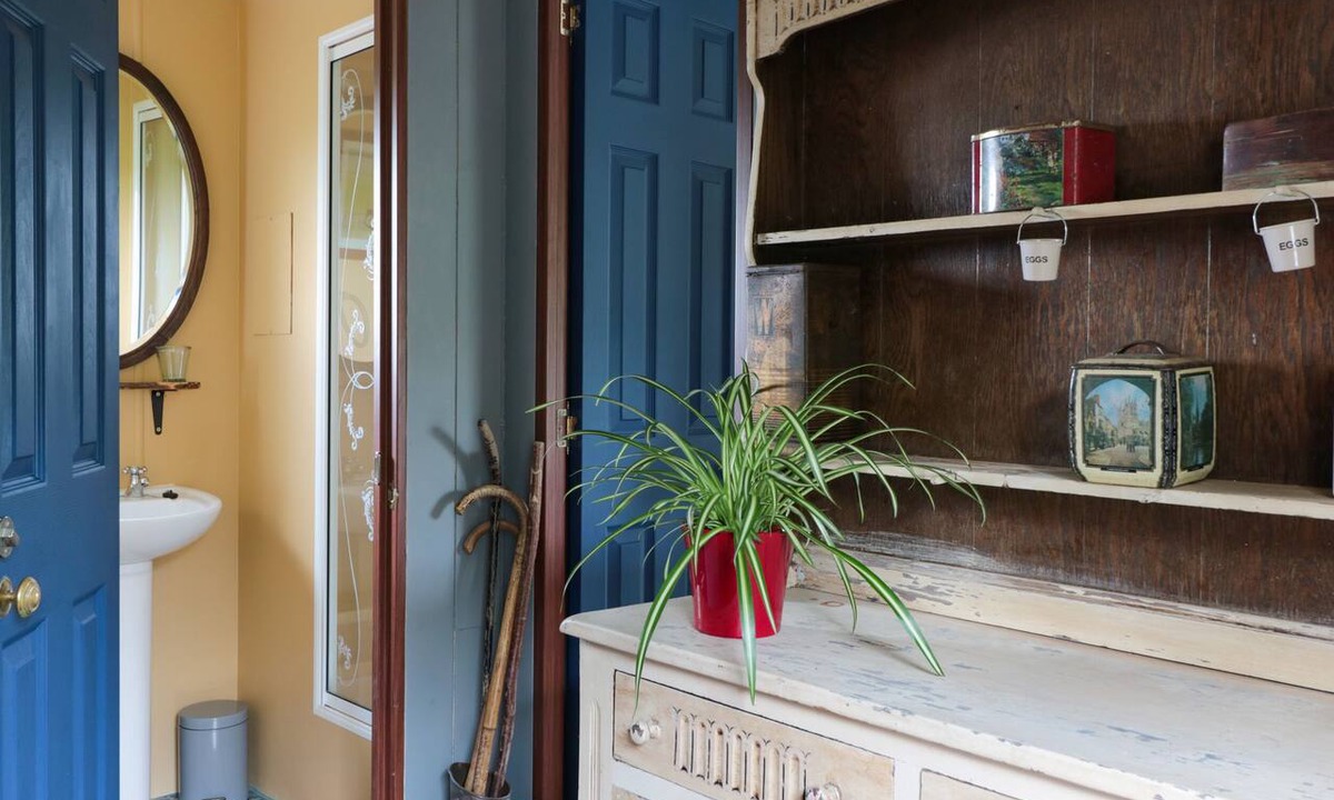 Gloucester Cottage | Crows Cabin