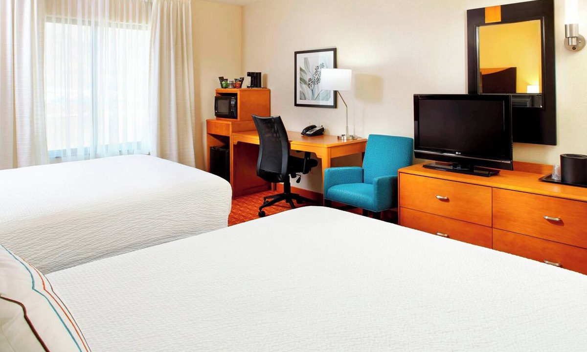 McKnight Hotel | Fairfield Inn & Suites by Marriott Pittsburgh Neville Island