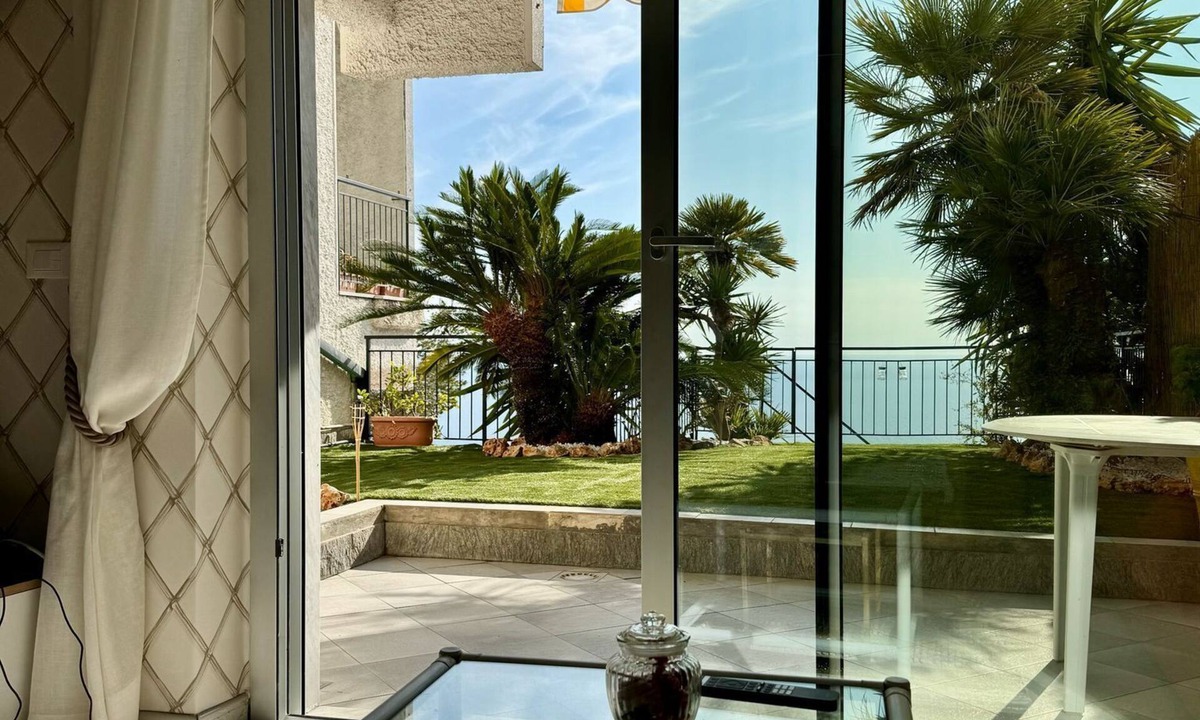 Ventimiglia Apartment | Minutes away are the hambury gardens and the most beautiful beaches on the French Riviera