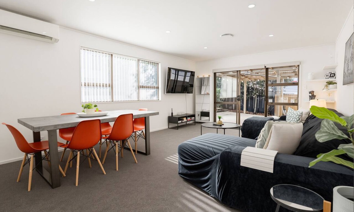 Greenlane - Ellerslie House | Modern 3bed 2.5bath with in-outdoor flow + study