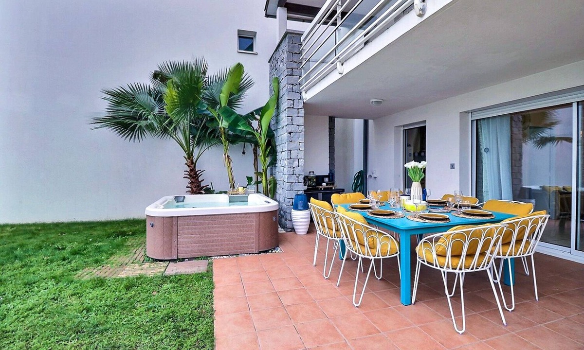 Cap d'Agde House | Ravissante villa vue panoramique sur la marina idéalement située avec Jacuzzi