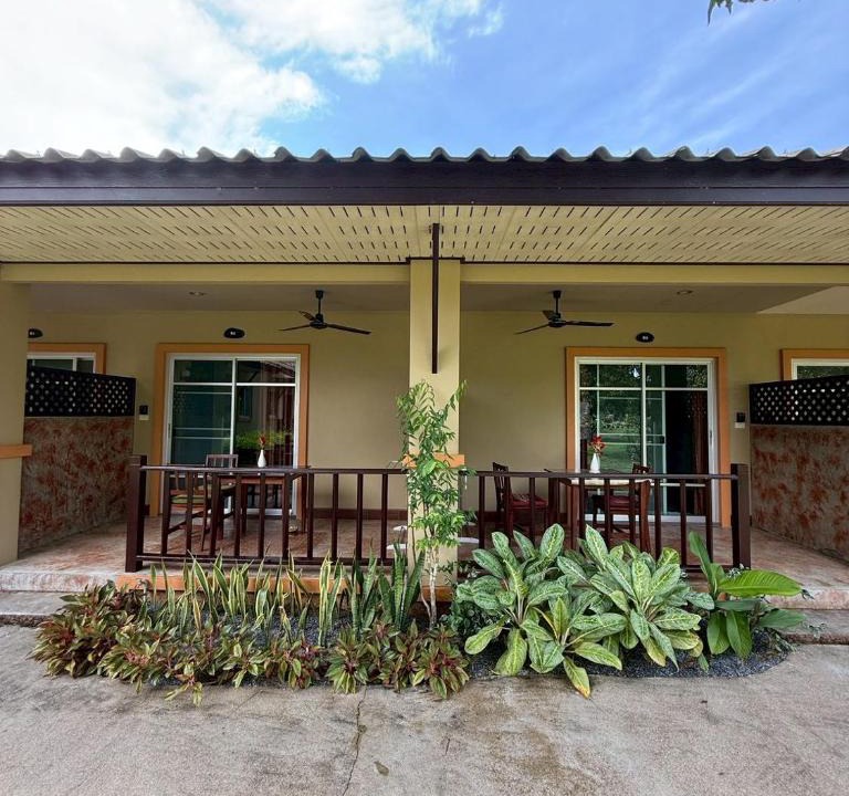 Khuekkhak Hotel | Sweet Mango Khaolak