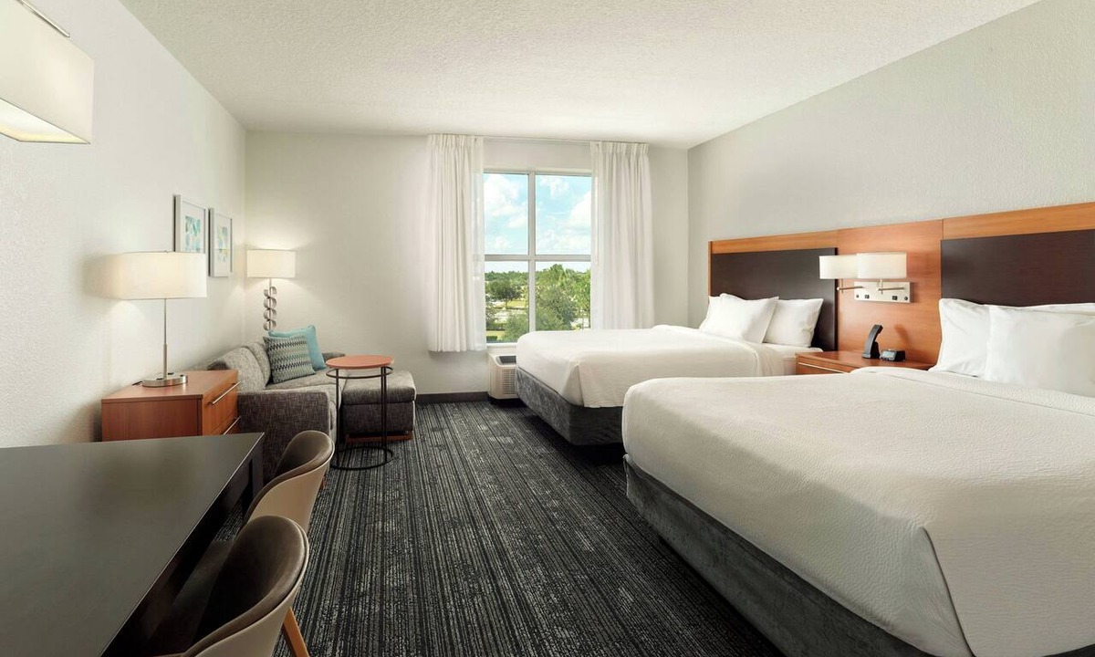 Florida Central Atlantic Coast Hotel | TownePlace Suites Orlando at FLAMINGO CROSSINGS® Town Center/Western Entrance