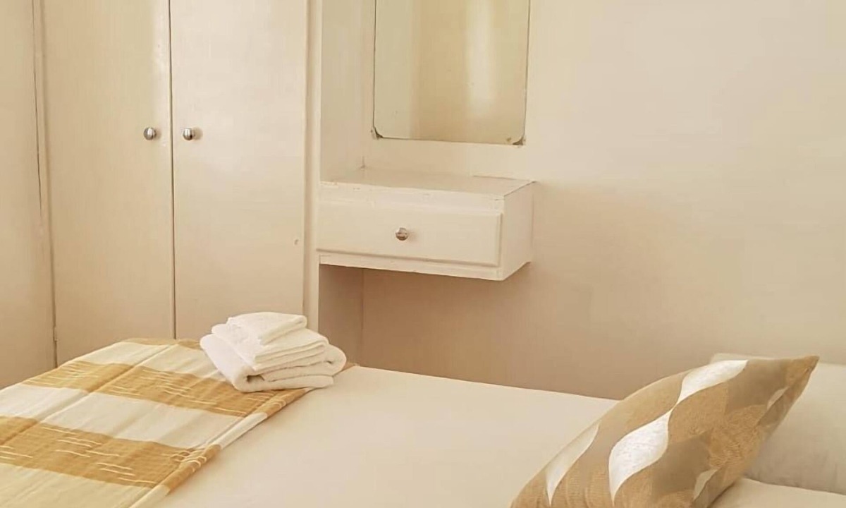 Blue Waters Apartment | Ventnor House Apartments. Spacious, clean and close to everything you will need.
