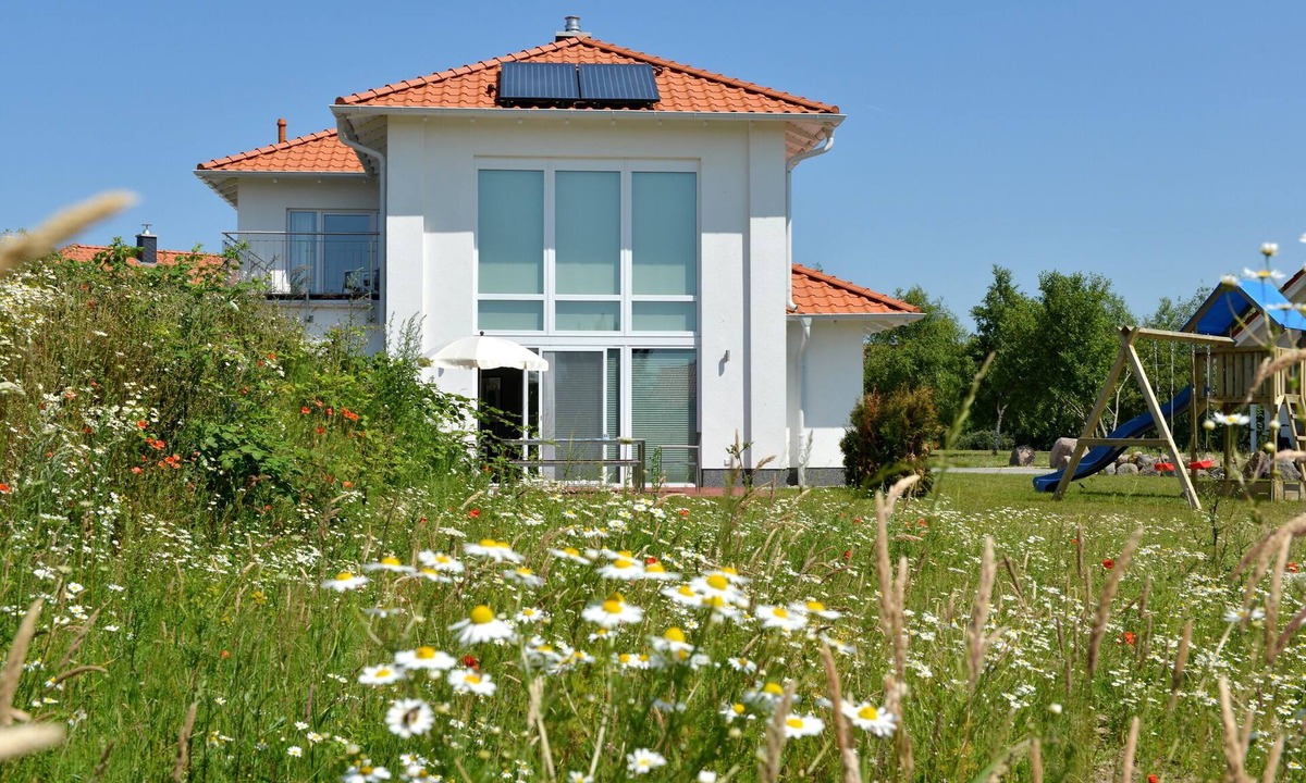 Trent Villa | Villa Seabird - A Top-Notch, Family-Friendly Villa with a Lake View