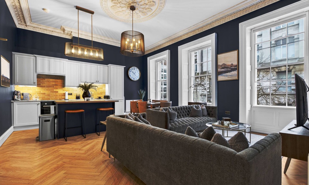 Belfast Central District Hotel | Wilton House