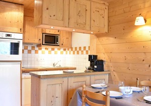 2-room apartment with balcony in Méribel, close to shops and slopes in Méribel