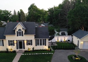 Cape Cod Style Beach House - 10 min. walk to Beach -Sleeps 1-4 Guests- Licensed in Niagara Falls