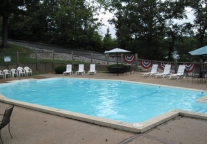 FREE NIGHT! 2 pools and a sandy swim beach. Free internet OFFSEASON ONLY in Osage Beach