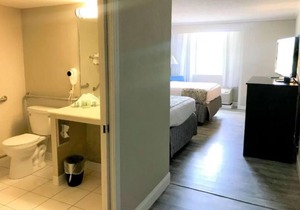 Great Find! 2 Awesome Units, Onsite Pool, Near SteelStacks, Free Parking! in Bethlehem