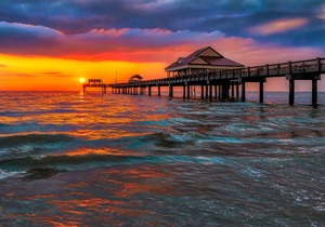 Pelican Pointe 112:Walk to Beach~Pool~Free Parking in Clearwater Beach