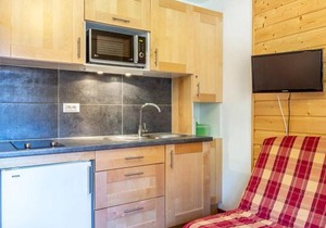 Studio rénové avec balcon à Méribel, idéal pour vacances ski in Les Allues
