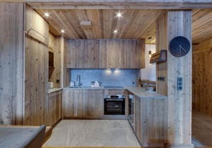 Superbe duplex 68m² avec cheminée, 2 chambres, parking intérieur, et services inclus à Val d'Isère in Val-d'Isère