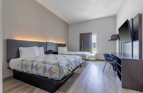 Gonzales Hotel | 2 Sharp 2-Queen Studios w/Kitchens, 0.3mi to RaceTrac & 0.5mi to Tanger