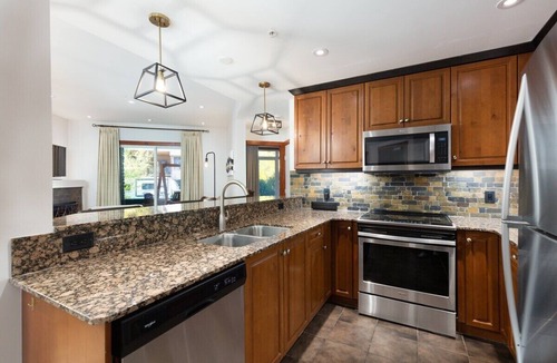 Cougar Creek Condo | 2Bed/2Bath Mountain Getaway with Pool/Hot Tub