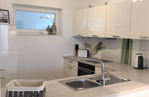 Schillig Apartment | 48.2.M Seestern - Comfortable vacation apartment, large balcony, dogs allowed,