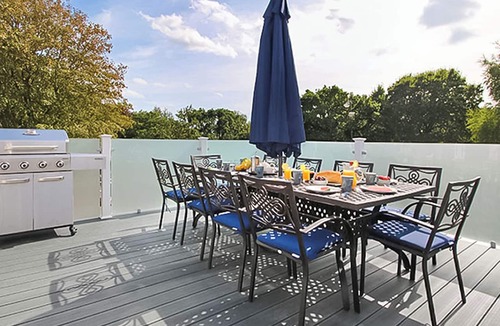 Milford on Sea Ski Chalet | 5 bedroom accommodation in Milford-on-Sea, Nr Lymington