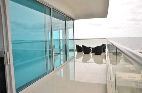 Cartagena Walled City Apartment | APARTAMENTO AMPLIO 3 ALCOBAS FRENTE PLAY