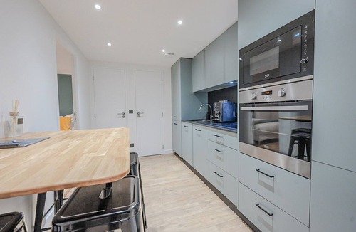 Quartier Hyper-Centre Apartment | Apartment-Apartment-Ensuite with Shower-Courtyard view-Meublé Tourisme 3 Etoiles