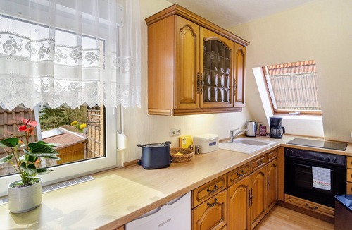 Uder Apartment | Apartment 'Inge' with Shared Terrace and Wi-Fi
