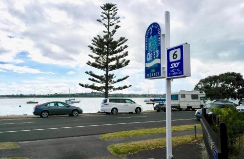 Bucklands Beach Hotel | Bucklands Beach Waterfront Motel
