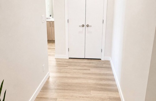 Booktown Hotel | Central 1BR Condo in Sidney | Near Airport & Shops
