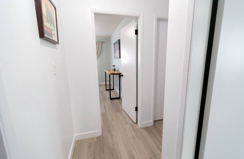 Whyte ave House | Central, 2 bedroom King/Queen, Semidetached House in French Quarter