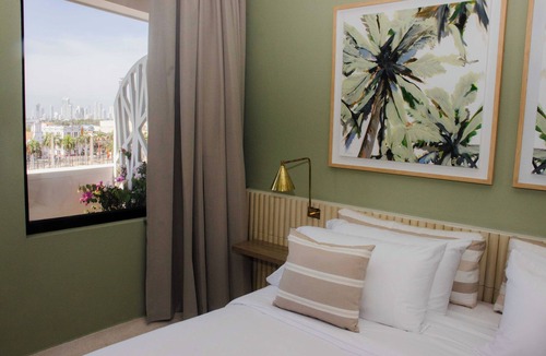 Cartagena Walled City Hotel | Charming king bedroom hotel in delightful Cartagena de Indias with WiFi, AC