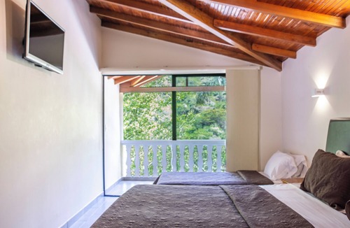 San Gil Hotel | Deluxe Triple con Balcon