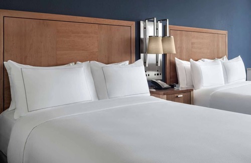 King of Prussia Hotel | Easy Philly Access | Dining. On-Site Bar. Pool.
