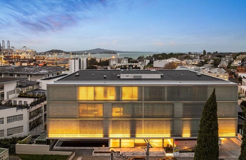 Parnell Apartment | Edition Penthouse | Breathtaking Views | Carpark