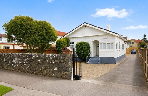 Greenlane - Ellerslie House | Entire home in Greenlane