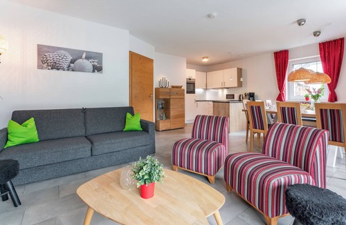 Leogang House | Holiday home with wood stove, sauna and garden
