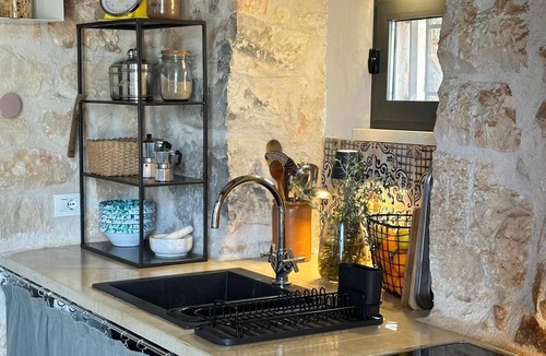 Scicli Cottage | Idyll for couples, herb garden, large terrace, 3000sqm, in the countryside, near Scicli