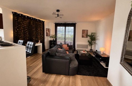 Corbeil-Essonnes Apartment | Instant Corbeil 3 piece Balcon Projecteur
