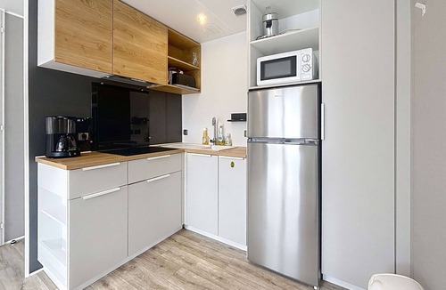 Jullouville-les-Pins House | Luxury Mobile Home for 4, 200m from Beach, Pool, Fitness, Market Nearby