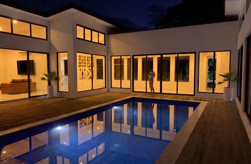 Lautoka Villa | Luxury Private Pool Villa - Sleeps 12