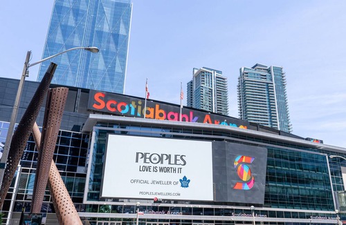 Central Waterfront Hotel | Maple Leaf Square Executive Suite