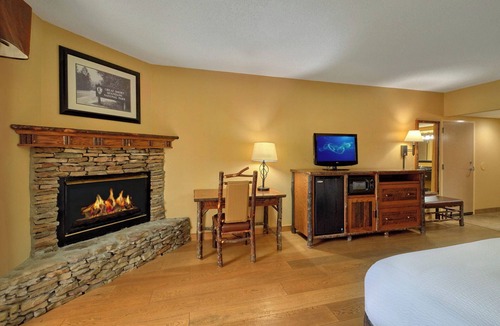 Gatlinburg Hotel | Old Creek Lodge
