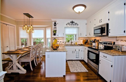 Northwest Raleigh House | Relaxing Raleigh Retreat w/Heated Saltwater Pool, HotTub, Screened Porch&FirePit