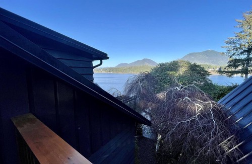 Ucluelet Hotel | Salt Loft - Oceanfront, Hot Tub and Firepit!