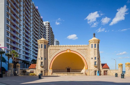 Seabreeze Park Hotel | Serene Oceanfront Escape | Private Balcony w/Breathtaking Views of the Ocean