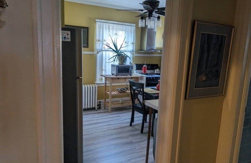 Montclair House | Spacious Sunny 2BR Apt: Walk to Shop, Eat & NYC Train