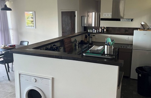 Stanmore Bay House | Stanmore Bay Log Cabin - short walk to beach