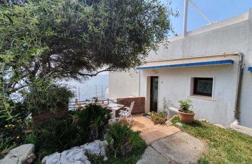 Plemmirio Apartment | Studio La Rosa sul Mare-1 by Interhome