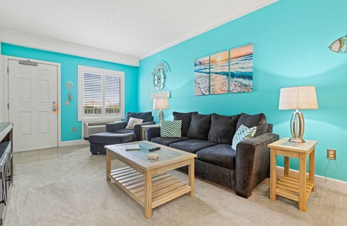 Hatteras Apartment | Tank Tops & Flip Flops 112 at the Villas of Hatteras Landing 1 Bedroom Near-Beach Condos with Pool Access!
