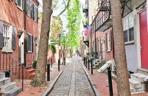 Gayborhood House | The Historic & Walkable Philadelphia Washington Square West 2 bed/2 bath Home
