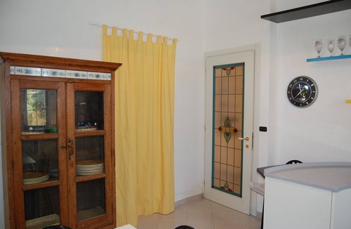 Isola House | With private tennis court, pool, 300m to the beach, WiFi, air con, max 7 guests