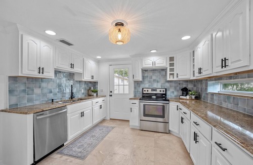 Jacksonville Beach House | WOW 4 blocks to beach w/Unique POOL! 3min walk to local coffee/shops/playground